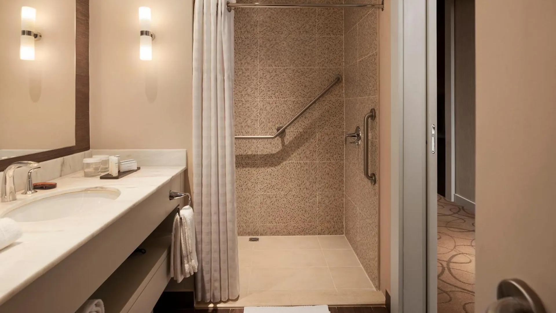 Hotel Embassy Suites By Hilton Santo Domingo