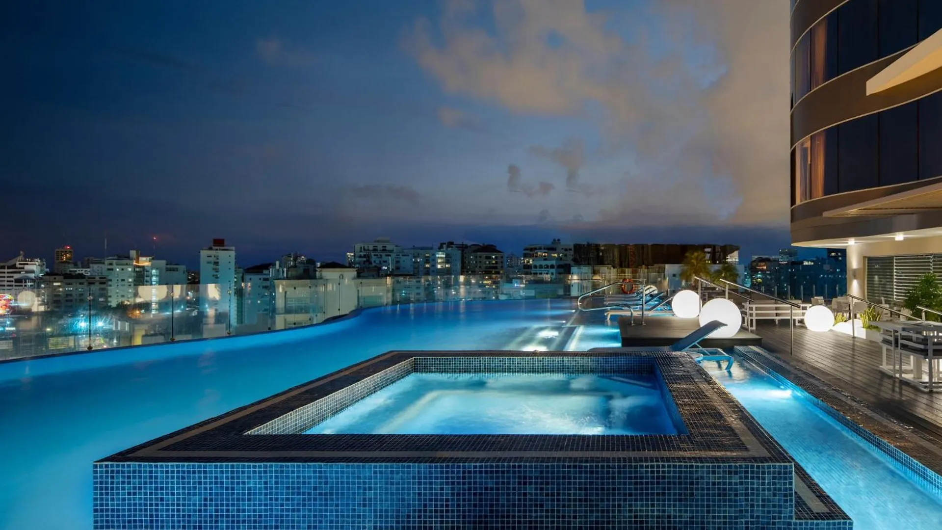 Embassy Suites By Hilton Santo Domingo 4*,  Dominicaanse Republiek